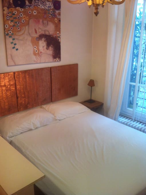Grande lit double -
Large double bed