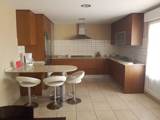 Beautiful apartment in quiet and illuminated area