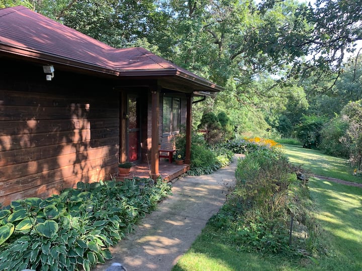Secluded Driftless Area Getaway on 30 Wooded Acres Houses for Rent in