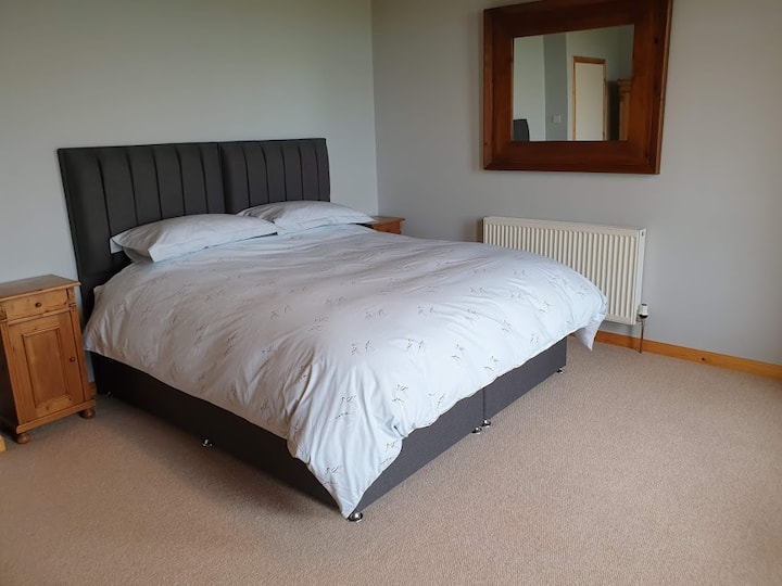 Bedroom 3 with Super king bed or option to separate to twins.