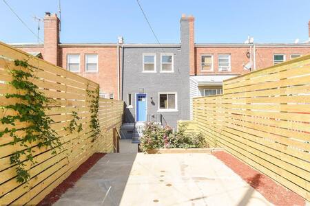 Industrial Style Private English Basement Studio