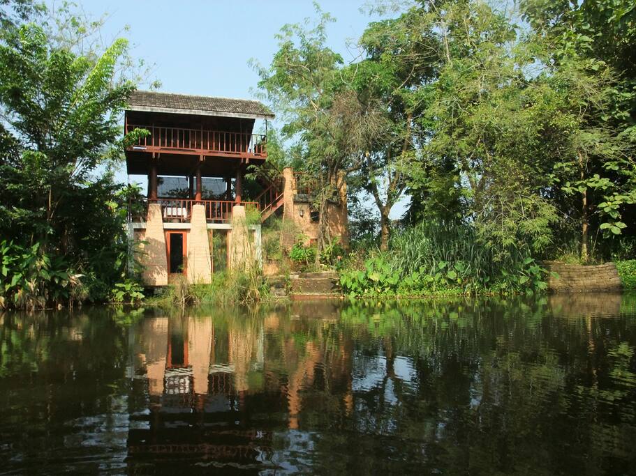 Tai Saeng Chan Pavilion, view from the big pond