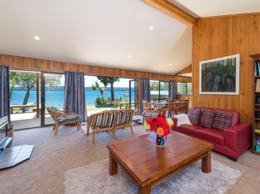 Large open plan living/dining area