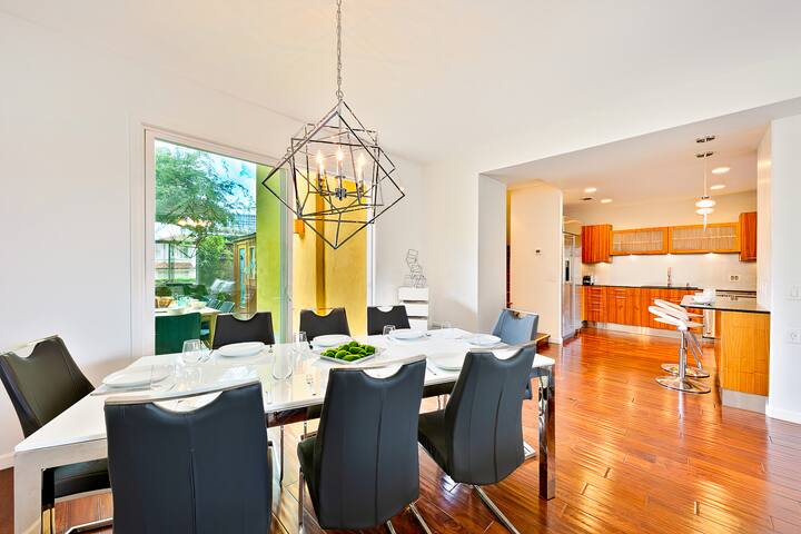 Ocean Views *Walk to Beach *La Jolla *Rooftop *A/C gallery image 4