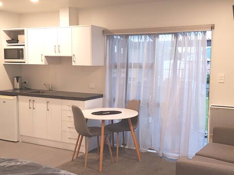 Private Self Contained great reviews. Long Stay👍