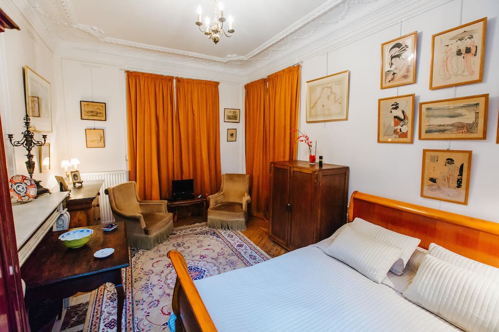 The room with its king size bed