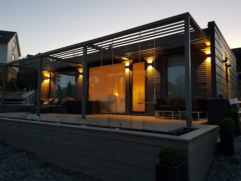 Modern house w great location close to the beach