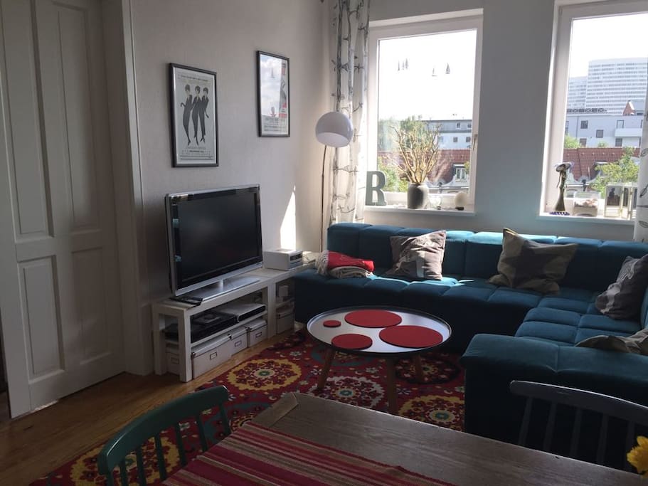 Helles Wohnzimmer
mit TV