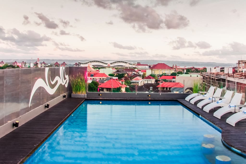 SKYpool View