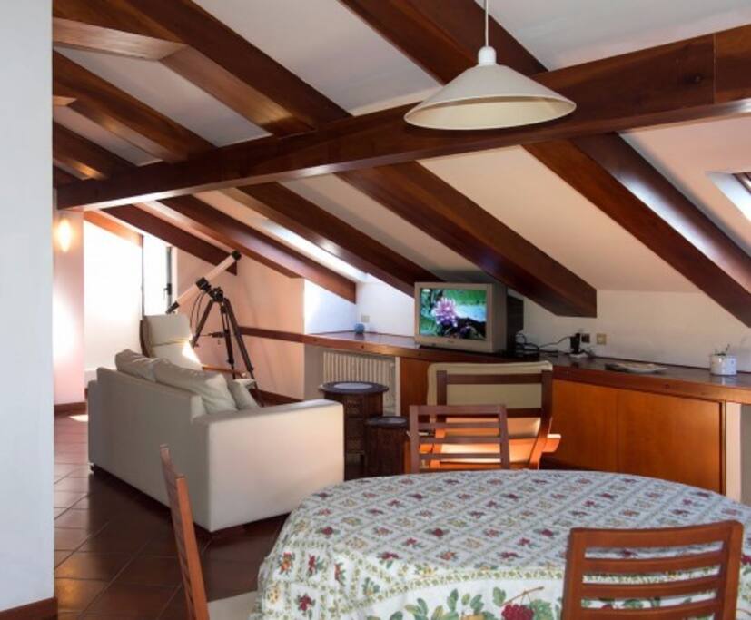 SALA CON DIVANO LETTO