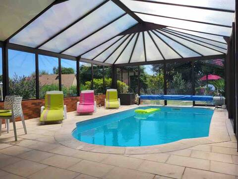 Quiet house with heated pool