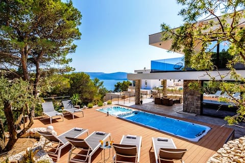 "Villa Hedona"