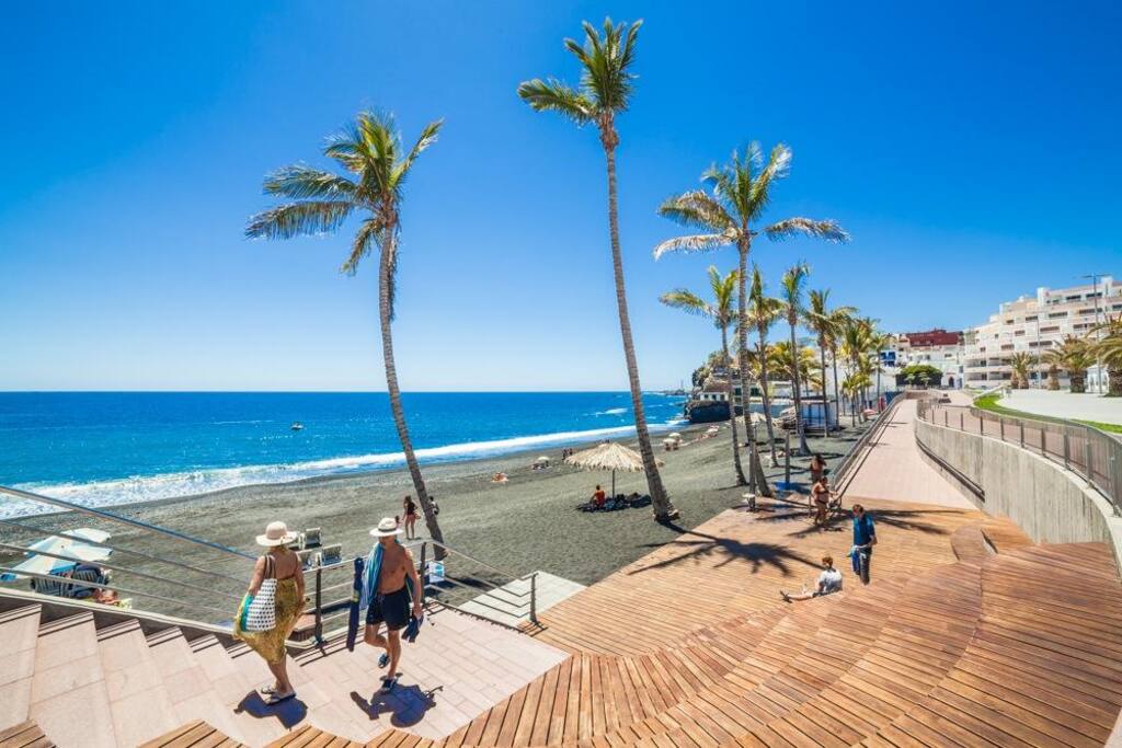 30 away, amazing and uncrowded beach...