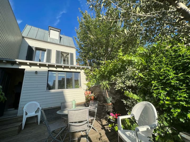 Charming house on the outskirts of Paris / 5 min metro Houses for