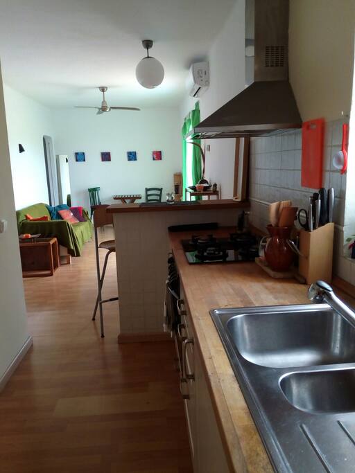 Cocina americana de uso común. Equipada.