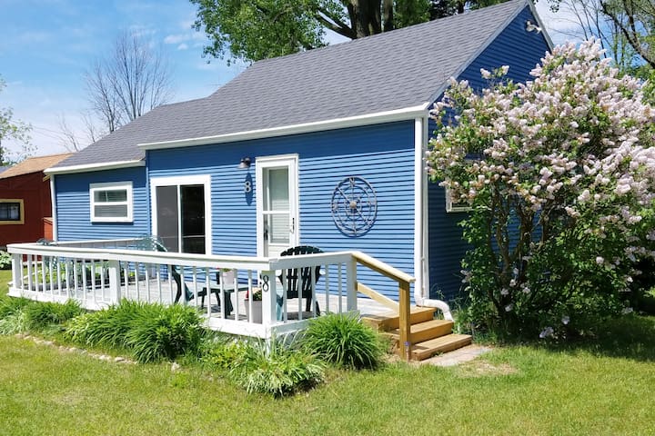 Harbor Beach getaway; sleeps 5