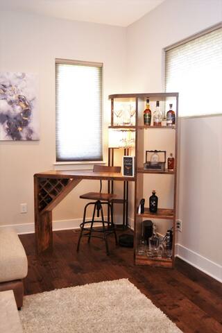 Beautiful & Spacious Modern Home in Nashville! gallery image 4