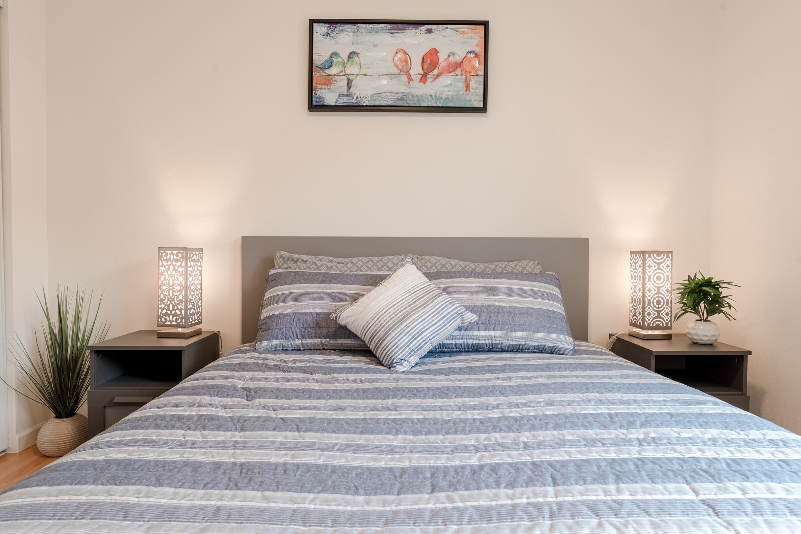 Relaxed 3B/2Ba Home with Private Parking - Image 17