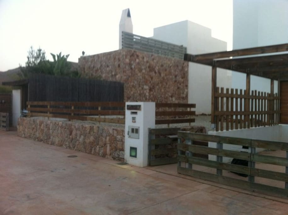 Acceso con garaje