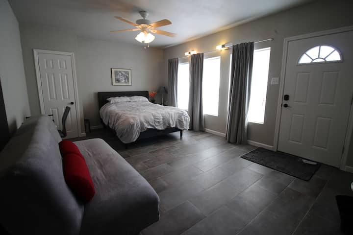 Center, Anywhere 10 Min, Best Value, Quiet & Safe - Alamo Heights, TX