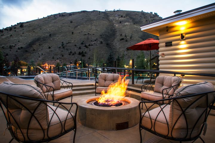 Downtown Jackson Hole 1bdrm KING condo