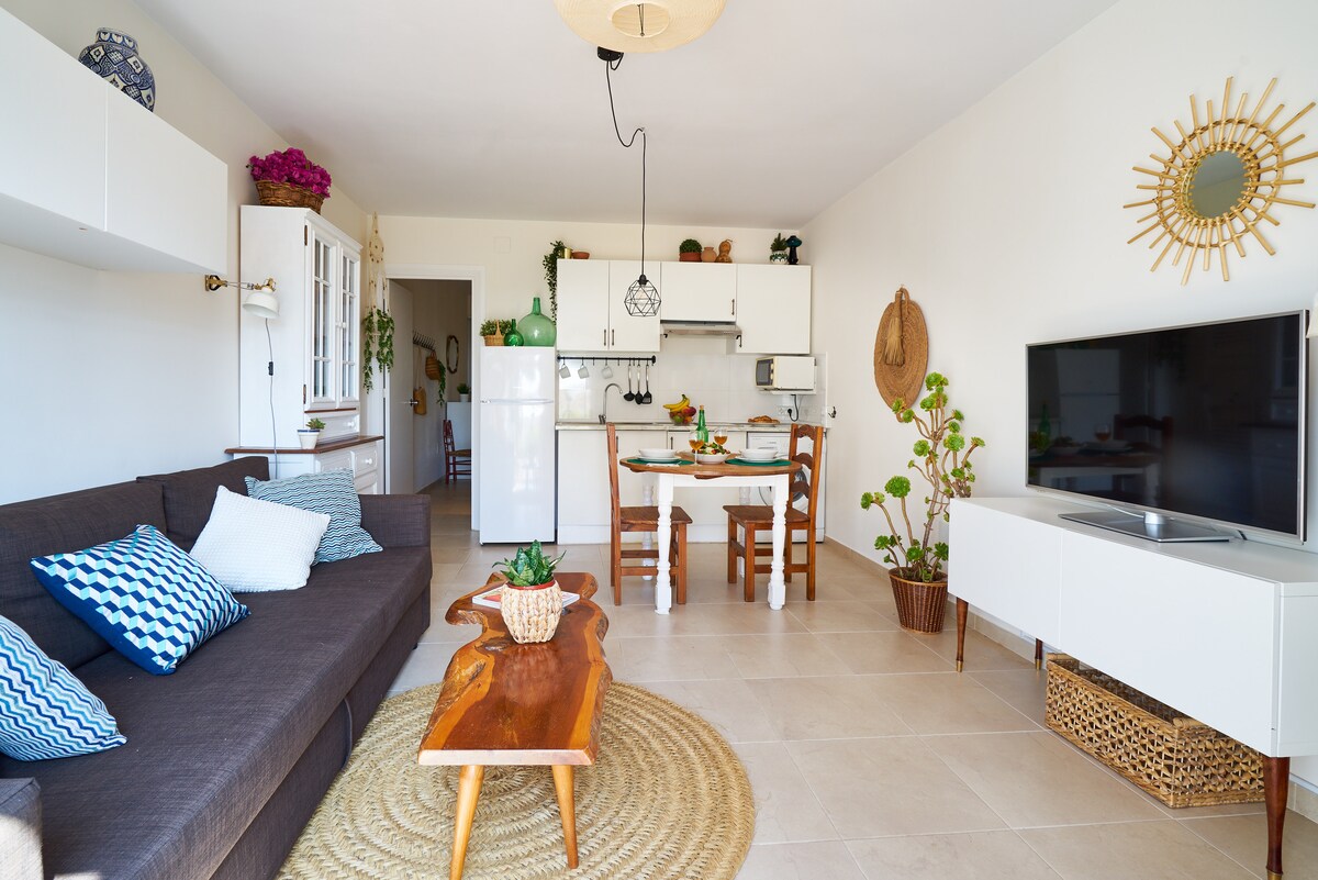 Mediterranean beachfront apartment 3