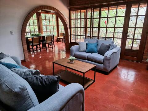 Villa Floresta, spacious house with a view of the Mountain