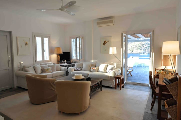 Kamares Port Villa, Sifnos