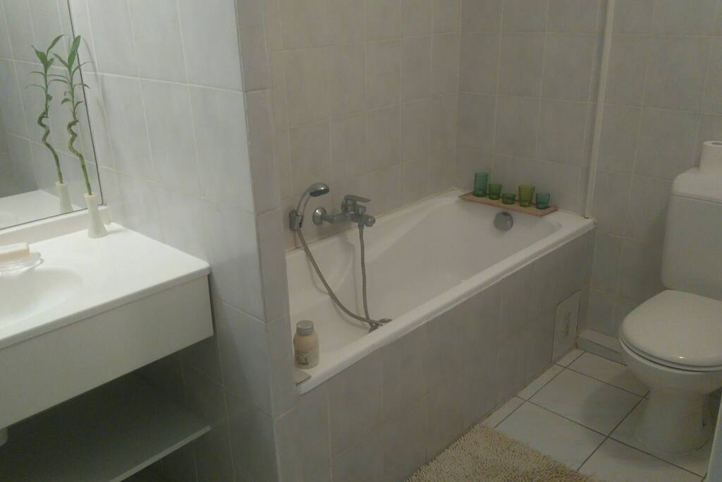 Baignoire et WC privatifs