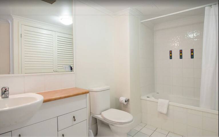 2 Bed Apartment perfect for Coastal Escape gallery image 5