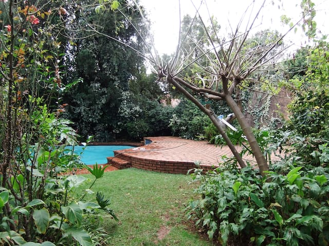 Semi-detached private flatlet.