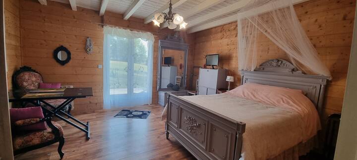 Месяцев гостевая