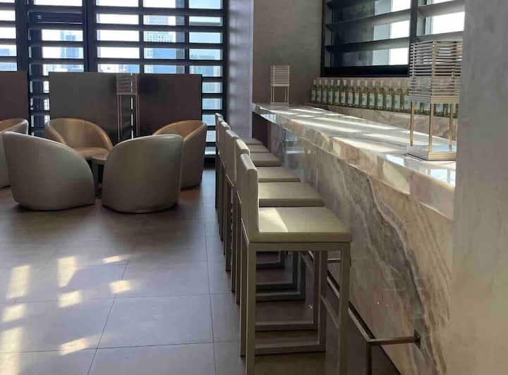 Stylish Makati Suite W/ Premium Amenities @ Spire - Manila