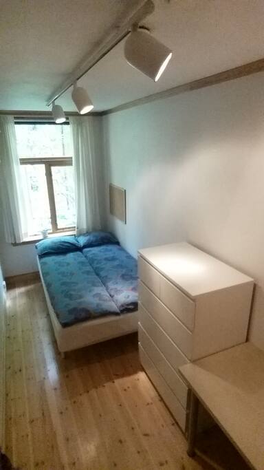 Bedroom with 1.20 size bed, closet, desk