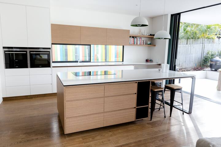 Luxurious resort-style living with pool, Sydney gallery image 3