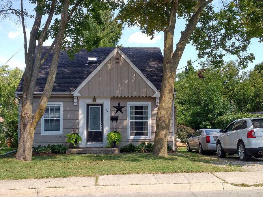 Top 100 Airbnb Rentals 2017 in Hamilton, Canada