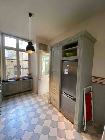 Superbe appartement avec parking gratuit couvert gallery image 4