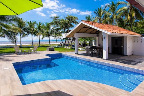 Beachfront House in Playa Tivives w/ private pool