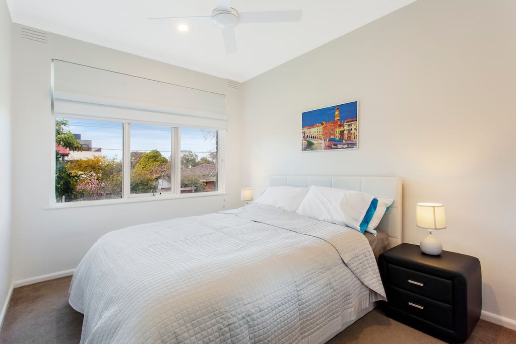 Bedroom with queen bed