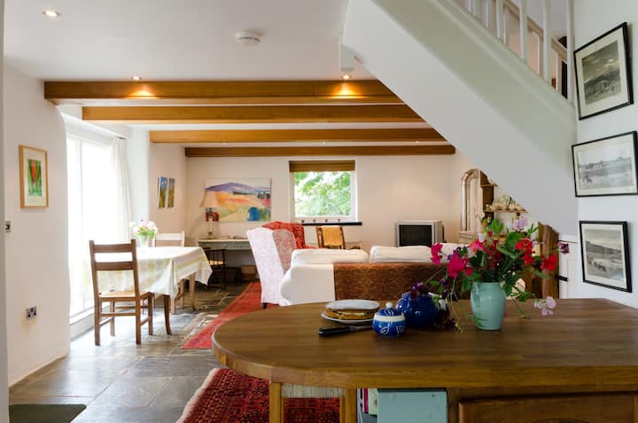 Large Cottage With Private Garden - Crediton