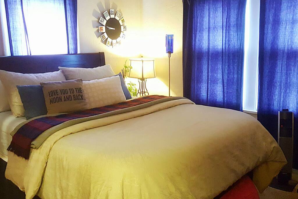 Super comfortable foam top queen bed.