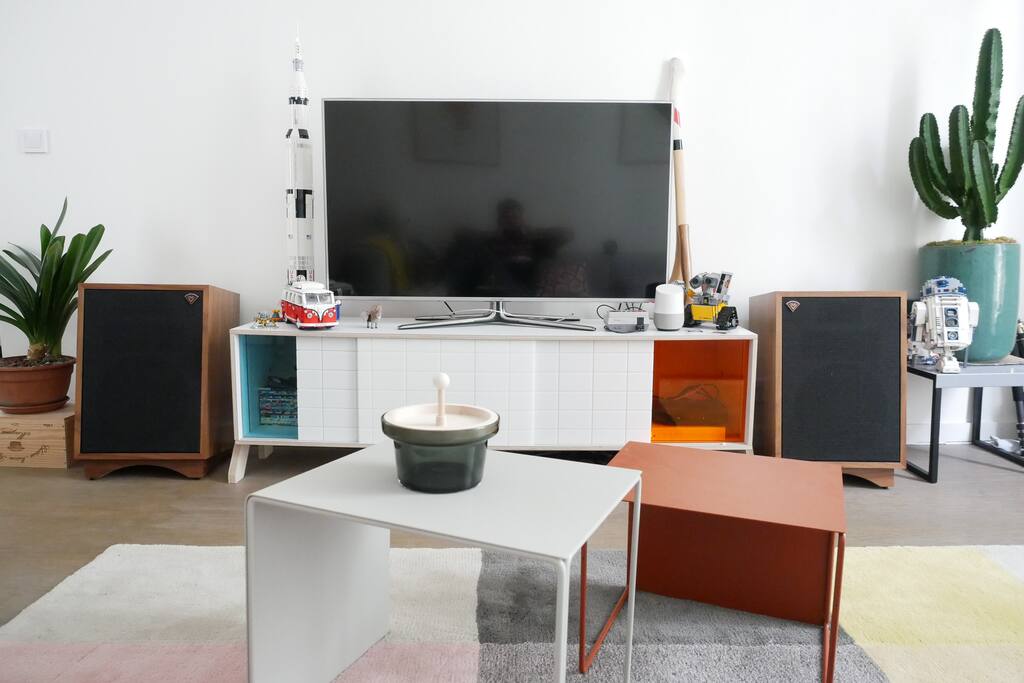 A big television and a high fidelity sound (:D)