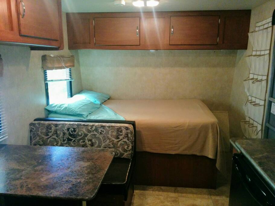 Full size bed
