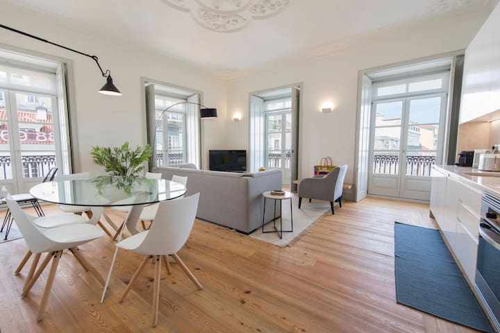 Unique River View 2 Bdr Apt Baixa Alfama B