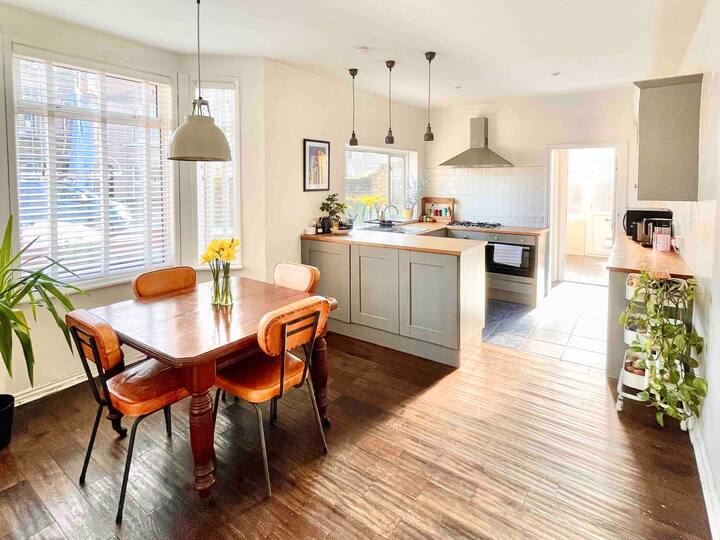 Beautiful Victorian house, Walthamstow, London Houses for Rent in