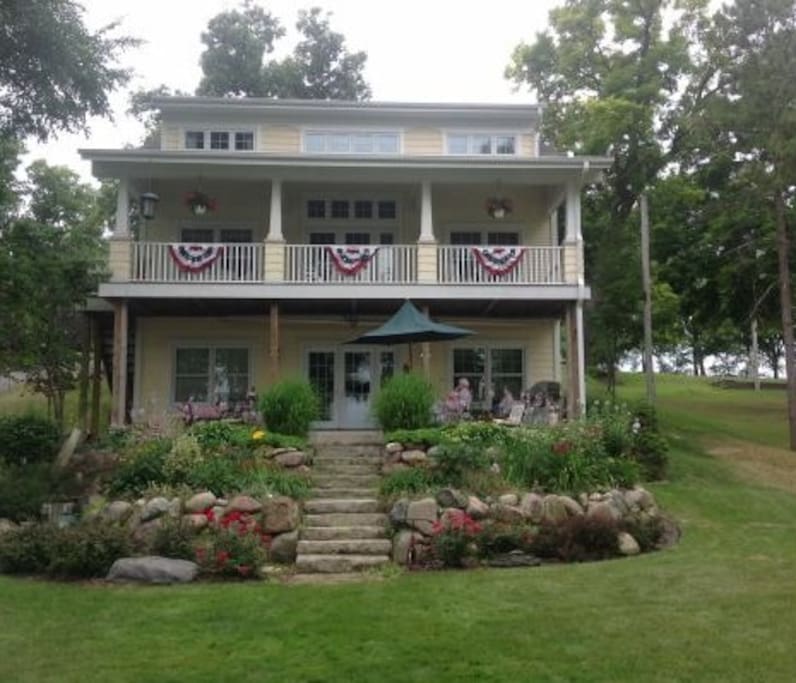 Lake Side View, Porch & Patio