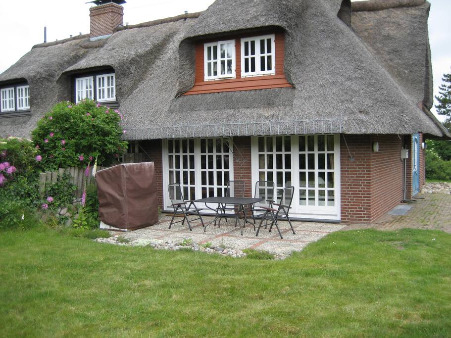 Terrasse mit Garten