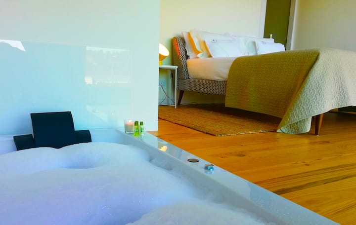 Baignoire dans la chambre