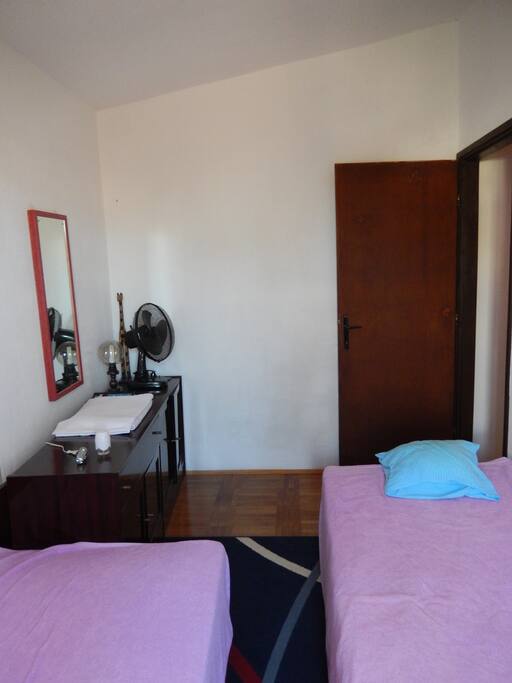 2nd bedroom