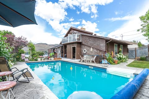 Casa Familia: stunning Lakeview home pool & hottub